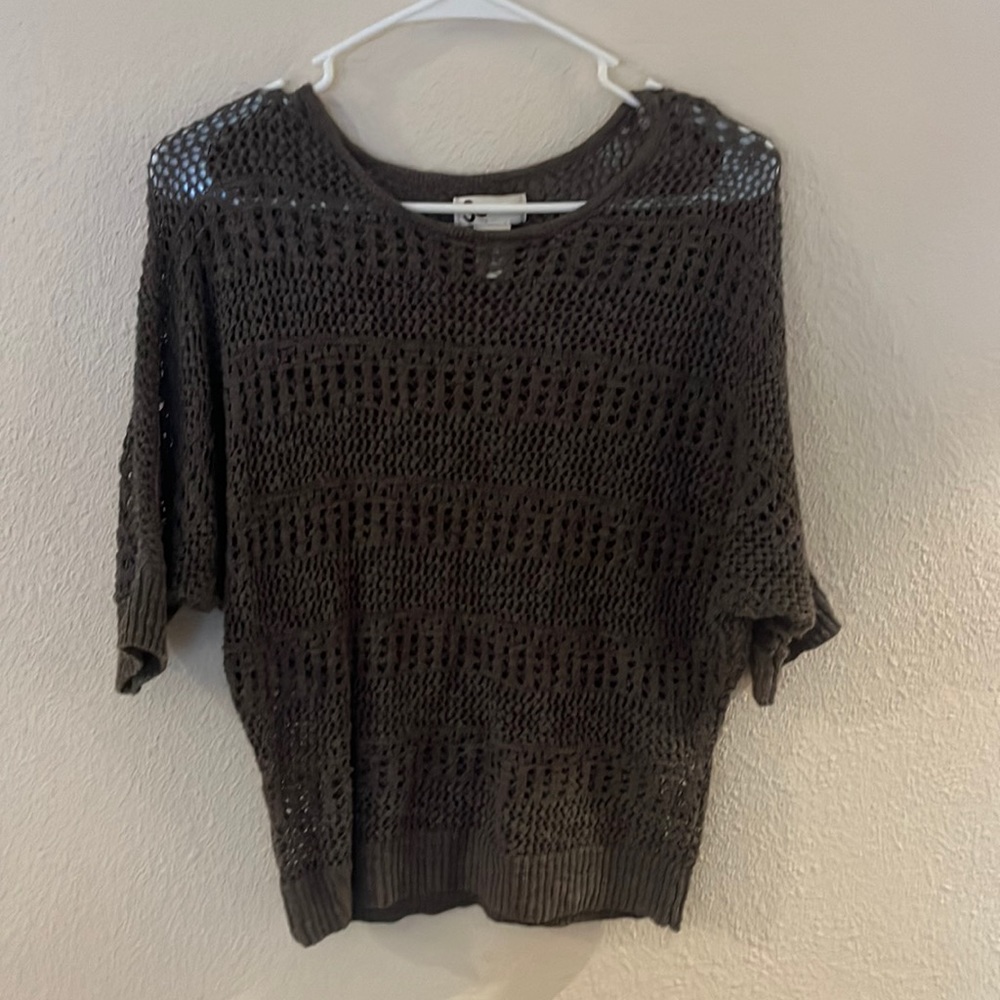 Women’s three-quarter sleeve sweater